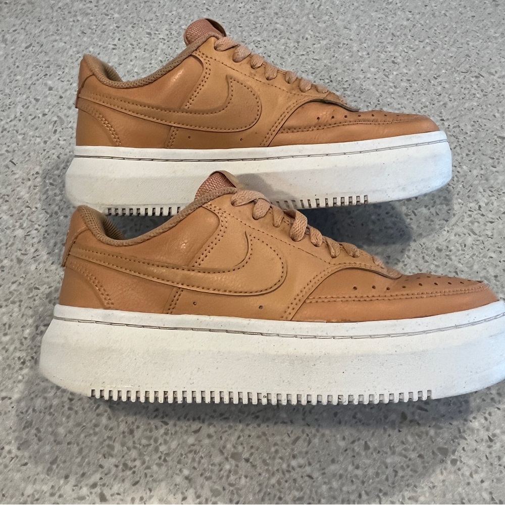 Nike Wmns Court Vision Alta 'Light Cognac' Platform Shoes size 8.5